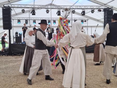 Zaplesala je tudi folklorna skupina KD Folklora Cerklje